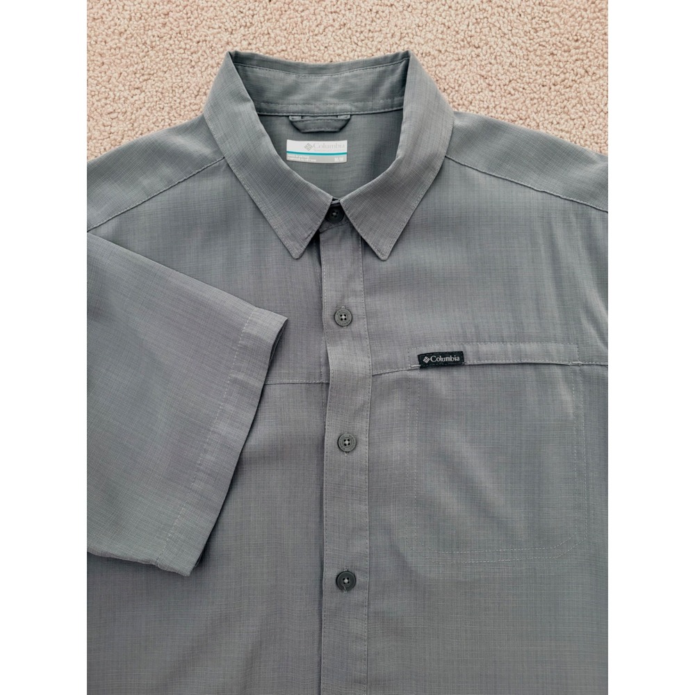 Columbia Men Button Down Shirt Medium Gray Short Sleeve Pocket Hiking Utility